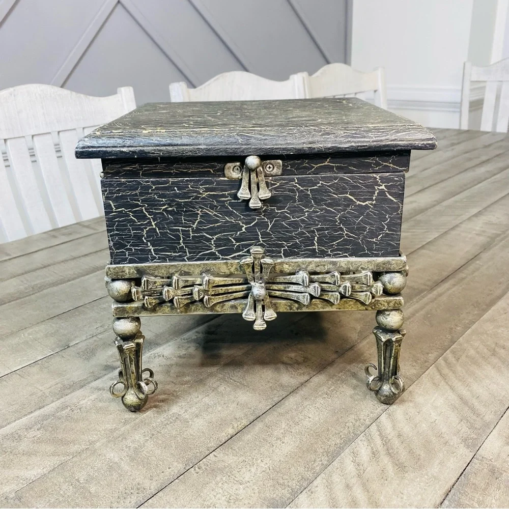 Handcrafted Maja Designs Vintage Decorative Box by Artist Milton Antonio Jurado